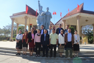 Đoàn Đại sứ Lào chào xã giao và tham quan các điểm du lịch tại Kon Tum